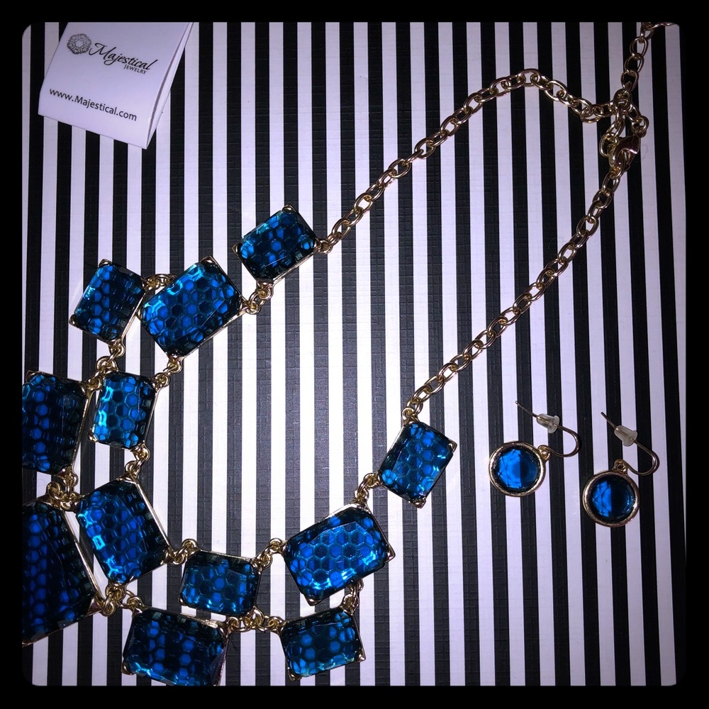 Majestical Blue Faux Gem Necklace with Earrings